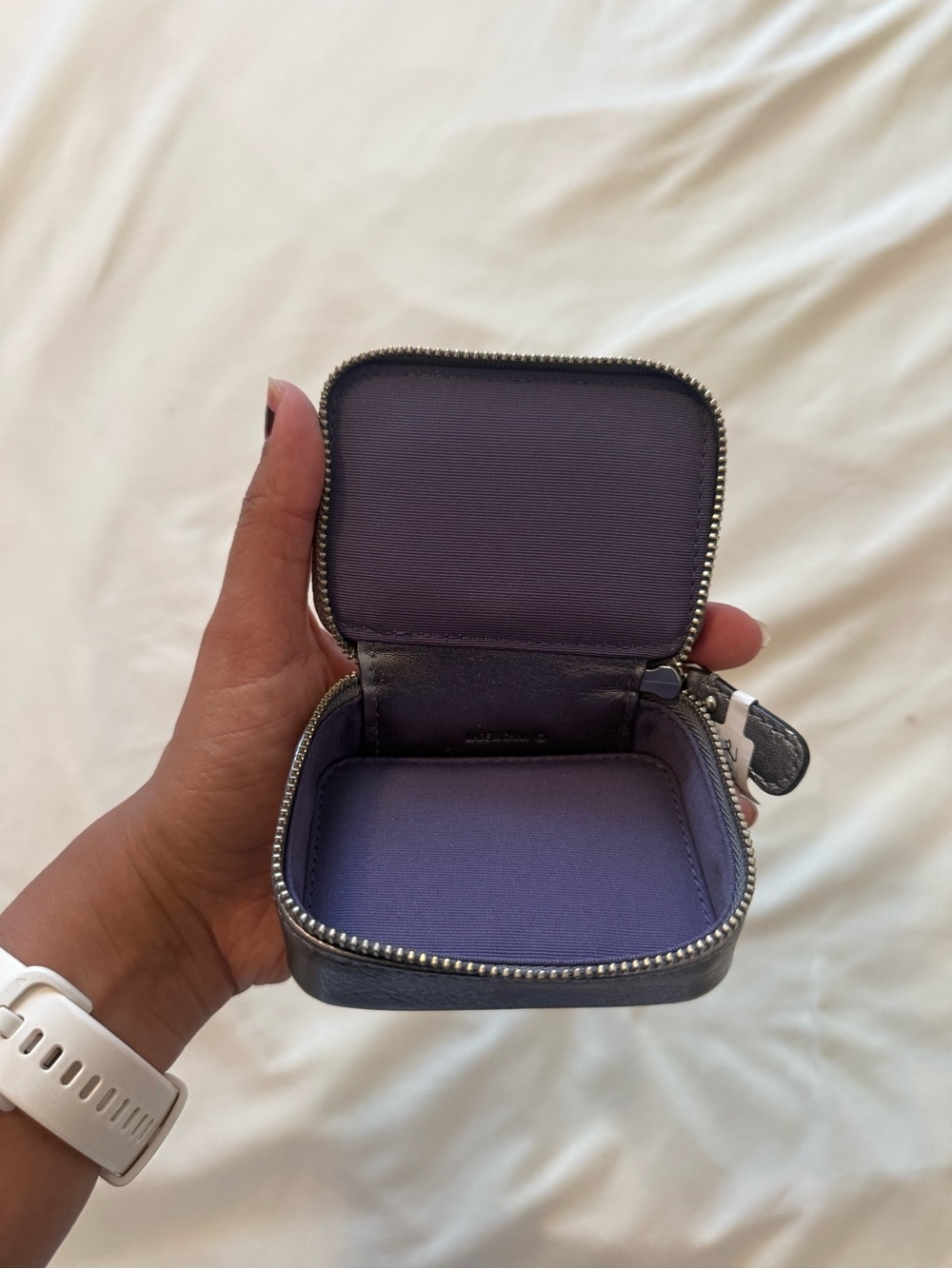 COACH | Metallic Silver Zip Coin or Pouch - Picture 7 of 8